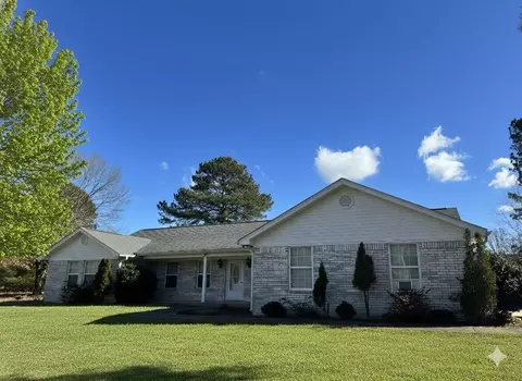 208 Kaye Dr, Broken Bow, OK 74728