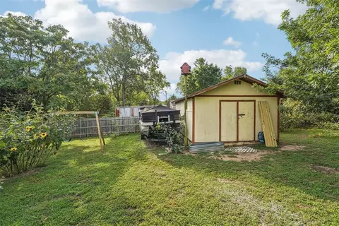 Exterior - 1609 Blessing Ct, Norman, OK 73071 photo 7 of 8