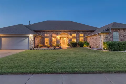 9205 SW 25th St, Oklahoma City, OK 73128