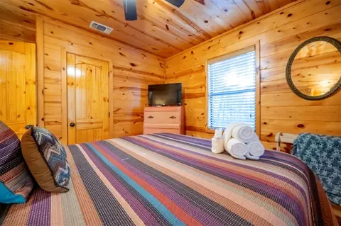 Bedroom - 320 Orca Rd, Broken Bow, OK 74728 photo 7 of 7