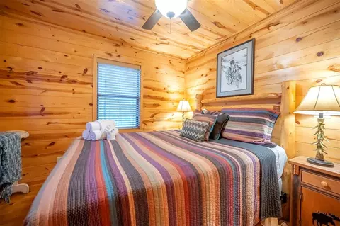 Bedroom - 320 Orca Rd, Broken Bow, OK 74728 photo 6 of 7