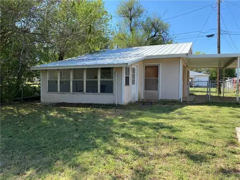 212 E Beech St, Tecumseh, OK 74873 photo 4