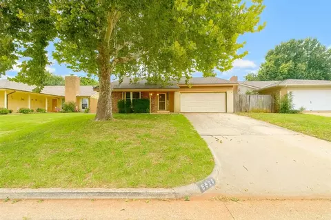 6624 Laurel Dr, Oklahoma City, OK 73162