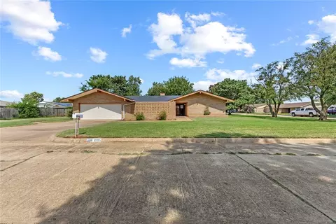 1535 Mockingbird Ln, Weatherford, OK 73096