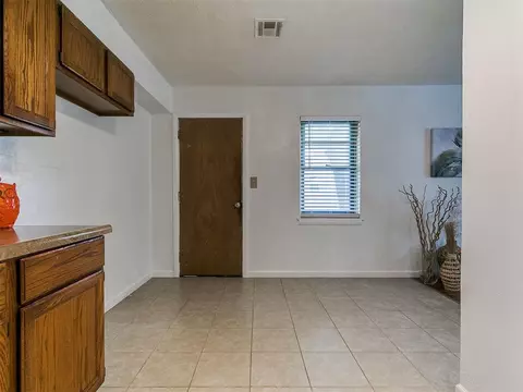 Entry Way - 416 S 3rd St, Noble, OK 73068 photo 2 of 3