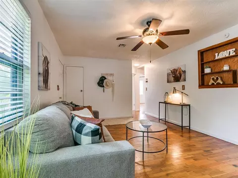 416 S 3rd St, Noble, OK 73068