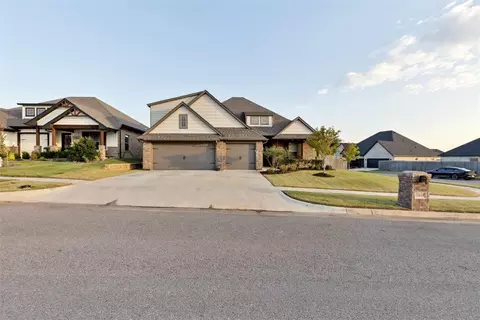 18800 Autumn Grove Dr, Edmond, OK 73013