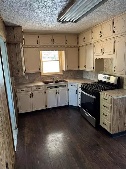 418 Wise Ave, Clinton, OK 73601 photo 16