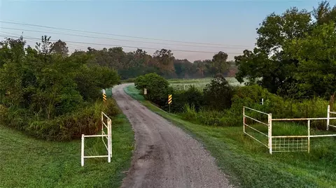 2 E Sorghum Mill Rd, Arcadia, OK 73007 photo 3