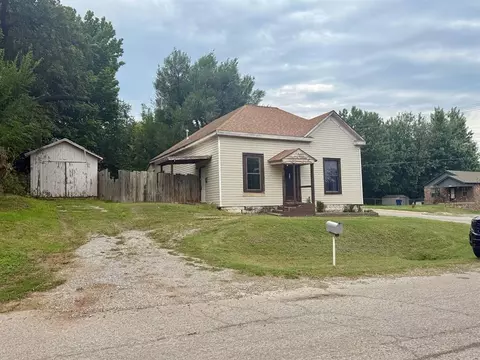 421 N Barker Ave, El Reno, OK 73036