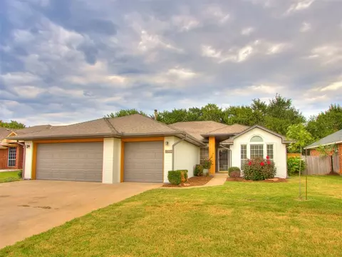 17504 Platinum Ln, Edmond, OK 73012