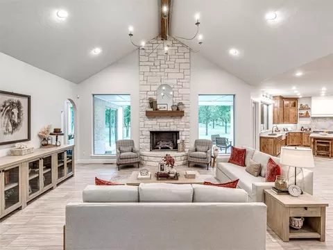 833 Whispering Trails Dr, Tuttle, OK 73089 photo 6