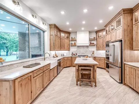 833 Whispering Trails Dr, Tuttle, OK 73089 photo 9