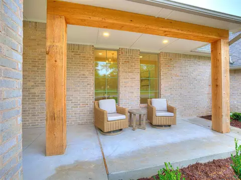 833 Whispering Trails Dr, Tuttle, OK 73089 photo 3