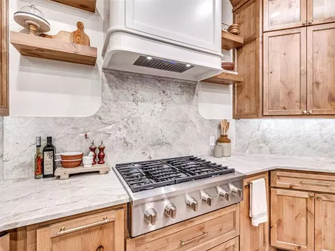 833 Whispering Trails Dr, Tuttle, OK 73089 photo 10