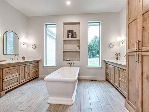 833 Whispering Trails Dr, Tuttle, OK 73089 photo 14