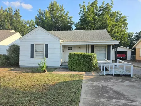 808 Elm St, Altus, OK 73521
