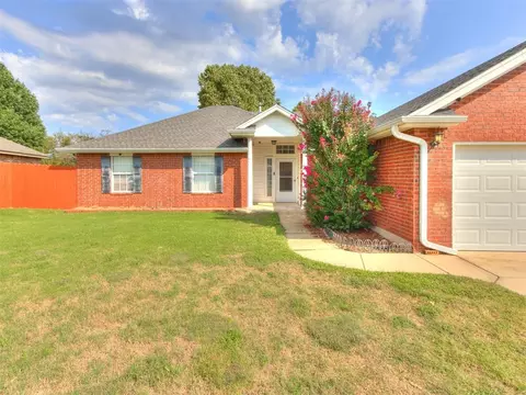 279 Woodlands Dr, Harrah, OK 73045