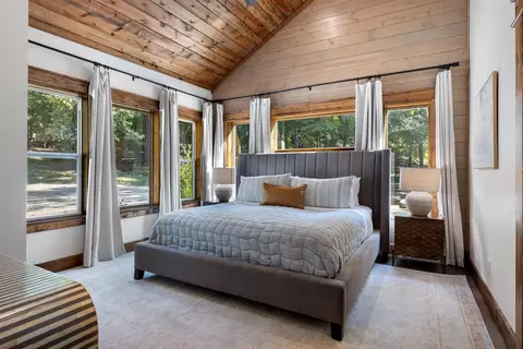 Bedroom - 74 Babbling Brook Trl, Broken Bow, OK 74728 photo 1 of 7
