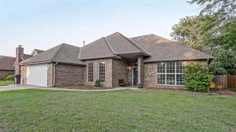 19608 Harness Ct, Edmond, OK 73012