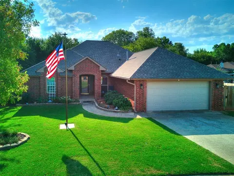 18100 Scarlet Oak Ln, Edmond, OK 73012