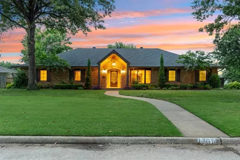 1201 Westchester Dr, Oklahoma City, OK 73114