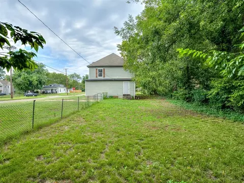 Exterior - 601 E Harrison Ave, Guthrie, OK 73044 photo 2 of 2