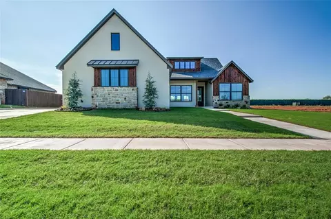 10809 Highland Dr, Yukon, OK 73099