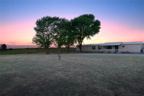 19281 N Route 66 Hwy, Sayre, OK 73662