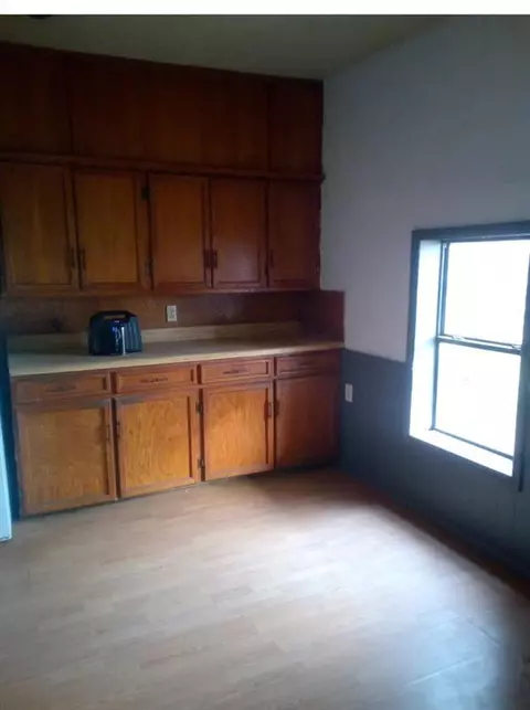 206 E 4th St, Olustee, OK 73560 photo 6