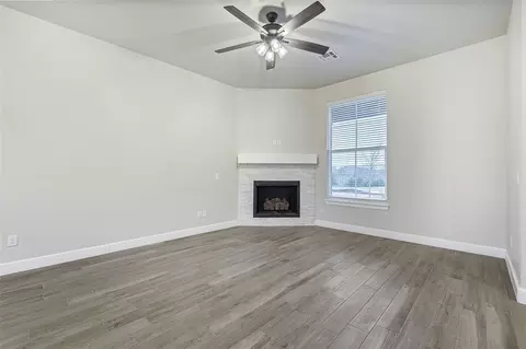 Living - 1216 Colonial Ave, Tuttle, OK 73089 photo 1 of 4