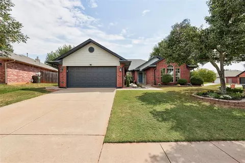 213 Tecumseh Ridge Cir, Norman, OK 73069