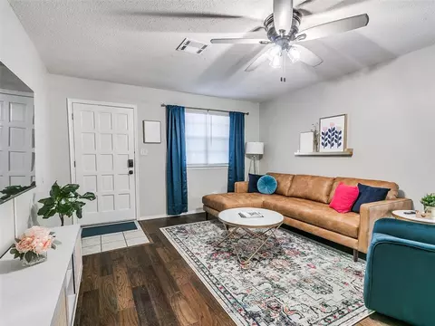 327 Skyline Dr, Norman, OK 73071 photo 2