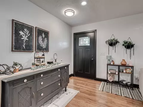 Entry Way - 106 Oakleaf St, Mcloud, OK 74851 photo 1 of 1
