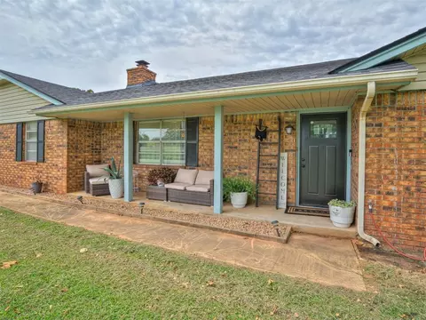 Exterior - 106 Oakleaf St, Mcloud, OK 74851 photo 2 of 14