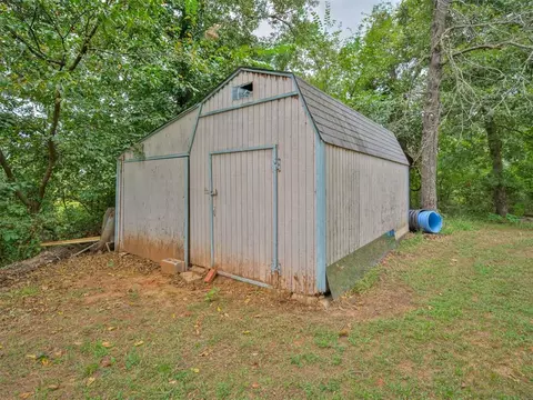 Exterior - 106 Oakleaf St, Mcloud, OK 74851 photo 9 of 14