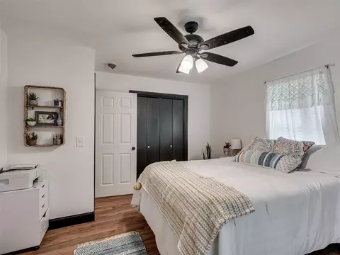 Bedroom - 106 Oakleaf St, Mcloud, OK 74851 photo 6 of 8