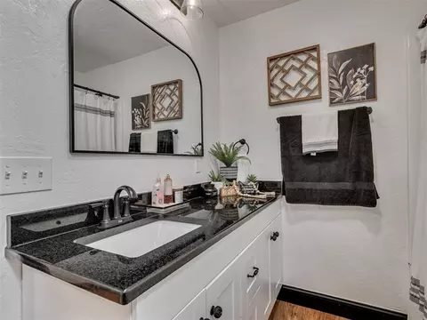 Bath - 106 Oakleaf St, Mcloud, OK 74851 photo 2 of 2