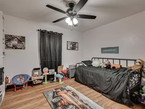 Bedroom - 106 Oakleaf St, Mcloud, OK 74851 photo 7 of 8