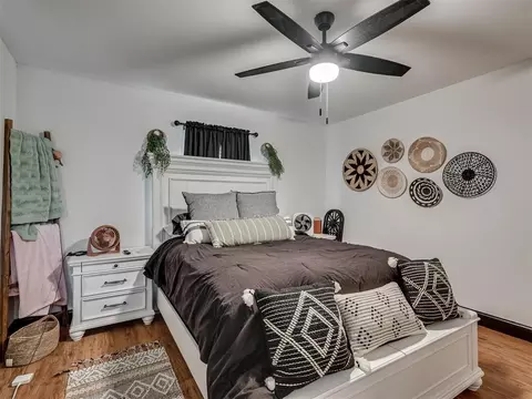 Bedroom - 106 Oakleaf St, Mcloud, OK 74851 photo 2 of 8