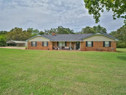 Exterior - 106 Oakleaf St, Mcloud, OK 74851 photo 12 of 14