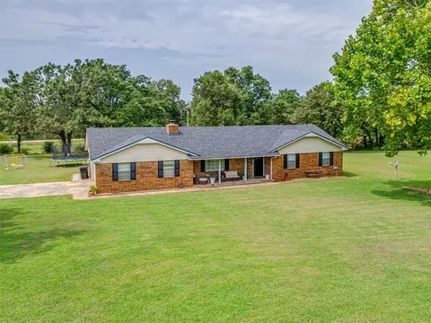 106 Oakleaf St, Mcloud, OK 74851