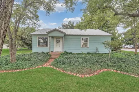 120 S Highland Dr, Erick, OK 73645