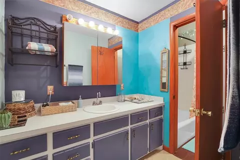 Bath - 120 S Highland Dr, Erick, OK 73645 photo 1 of 3