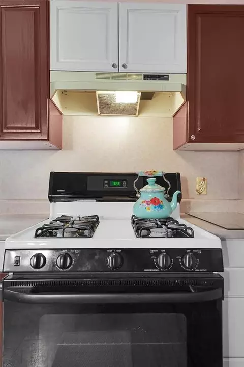 Kitchen - 120 S Highland Dr, Erick, OK 73645 photo 3 of 3