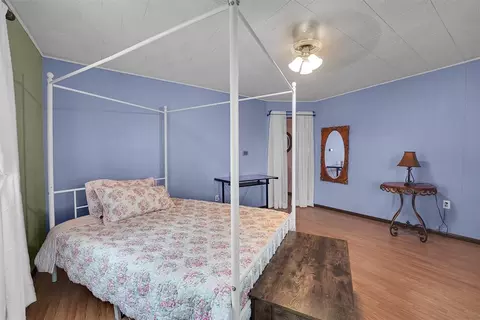 Bedroom - 120 S Highland Dr, Erick, OK 73645 photo 3 of 7