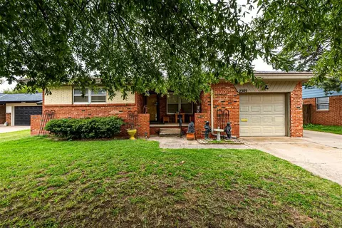 2305 N Gleason Ave, Bethany, OK 73008