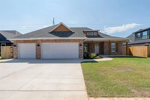 9228 NW 79th Ter, Yukon, OK 73099