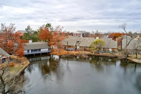 2902 Village Cir, Edmond, OK 73013