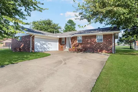 1930 Haynie Ln, Prague, OK 74864